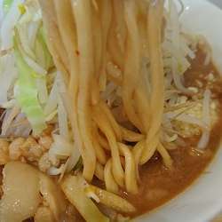 ラーメン750円(ニンニク・アブラ)➕味噌に変更100円