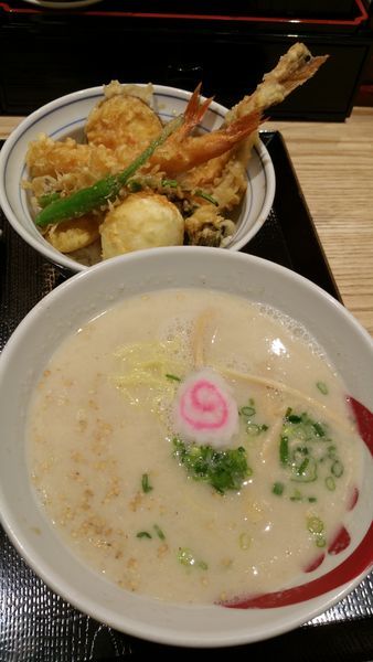 「天丼とらぁ麺」@天丼・らぁ麺 ハゲ天の写真