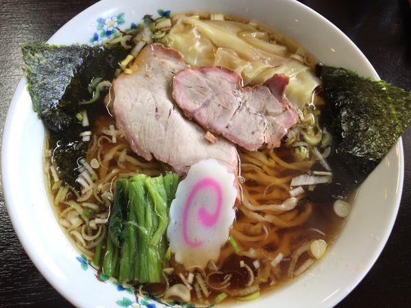 「ワンタンメン800円」@手打ち中華 よしだの写真