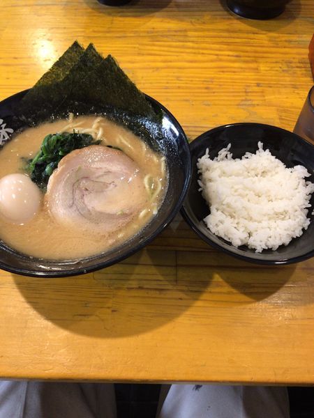 「家系鯛ラーメン」@横浜家系ラーメン 違う家の写真