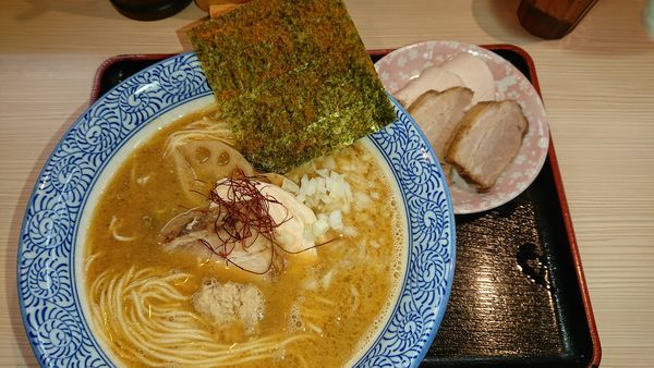 「[限定]豚と鶏の一閃(850円)」@らー麺土俵 鶴嶺峰の写真