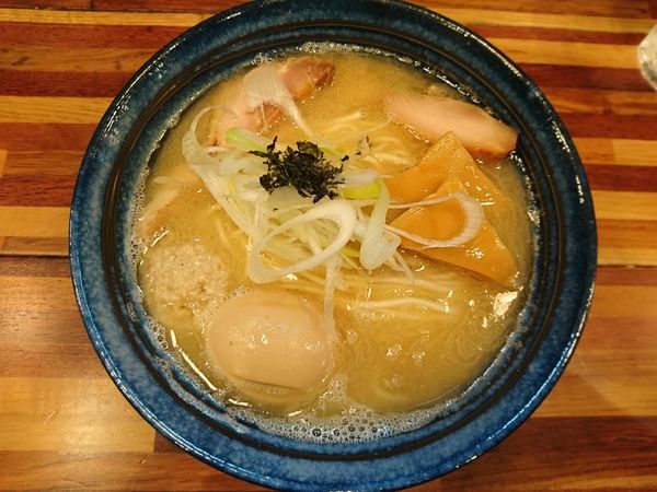 「らーめん銀だら搾り（味玉入り）」@鮮魚らーめん 五ノ神水産の写真