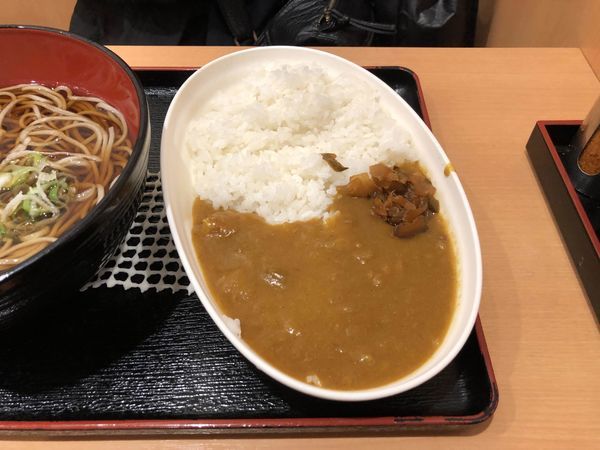 「新宿カレー」@越後そば 小平店の写真