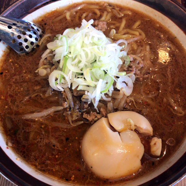 「札幌味噌らーめん780円　わけあり味玉30円　半ライス60円」@横浜らーめん 上州田村家の写真