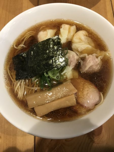 「特製ワンタン麺（黒だし）」@支那そば 大和 稲荷町本店の写真