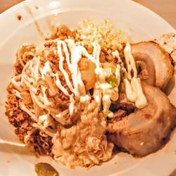 ラーメン汁なし 700円 （全トッピ・ニンニク+マシ）