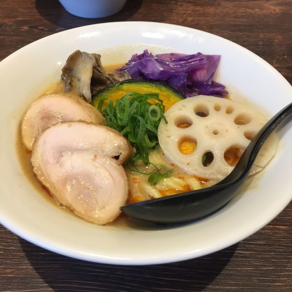 「限定 濃厚鶏白湯の白味噌らーめん」@東京スタイル鶏らーめん ど・みそ鶏の写真