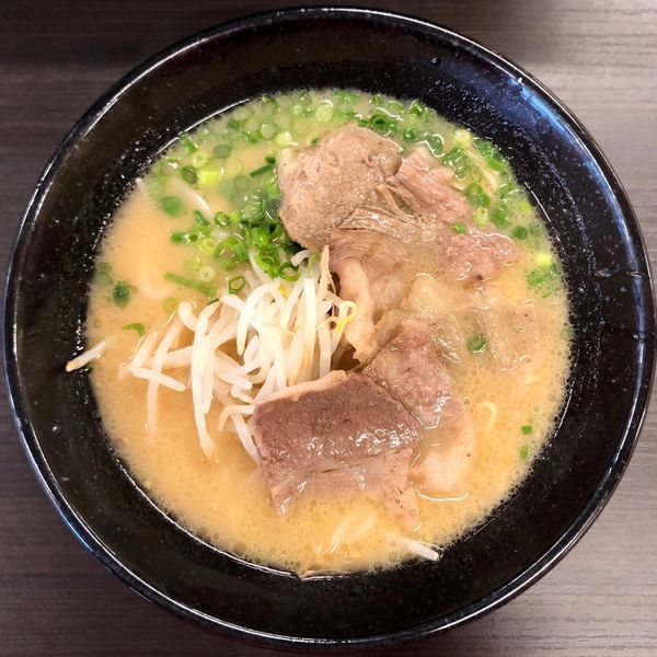 「肉盛りラーメン (890円)」@肉麺屋の写真
