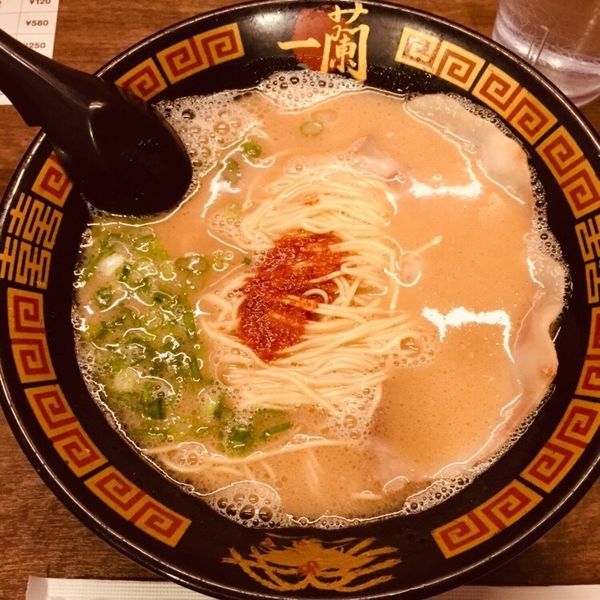 「天然とんこつラーメン 890」@一蘭 浅草店の写真