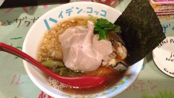 「魚貝煮干し中華そば」@ハイデン.コッコFACTORYサマンサ・タマサの写真