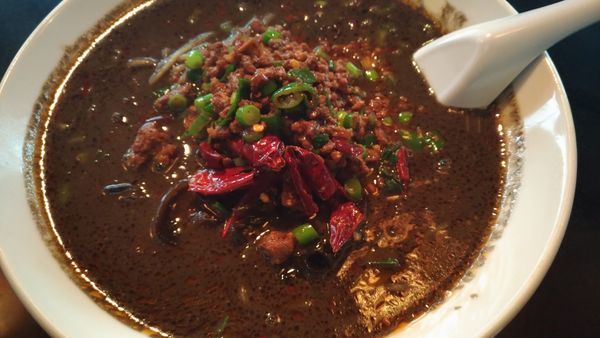 「麻辣黒担々麺」@龍高飯店 西葛西店の写真