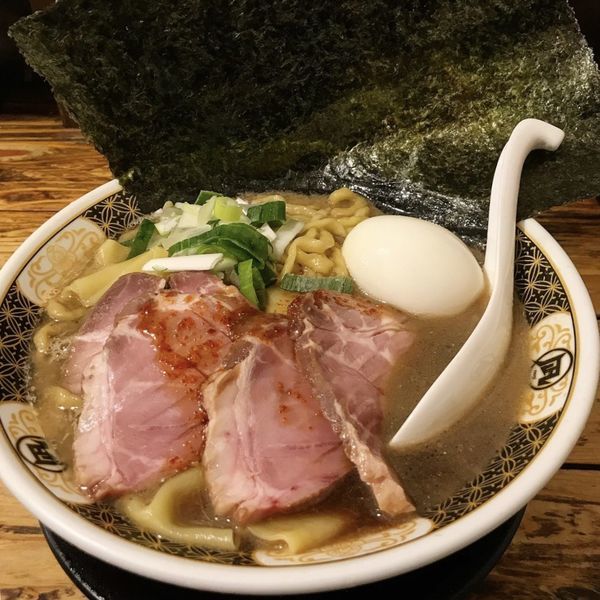 「すごい煮干ラーメン（特製）」@すごい煮干ラーメン凪 新宿ゴールデン街店 本館の写真