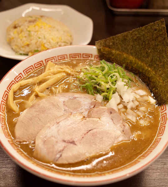 「濃いニボリ…850円、半焼めし…400円」@中華そば 焼めし かたぶつ食堂の写真