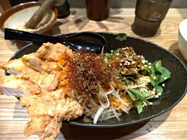 「パイコー汁無し坦々麺（1130円）＋ご飯（130円）」@四川担々麺 どういうわけで、の写真