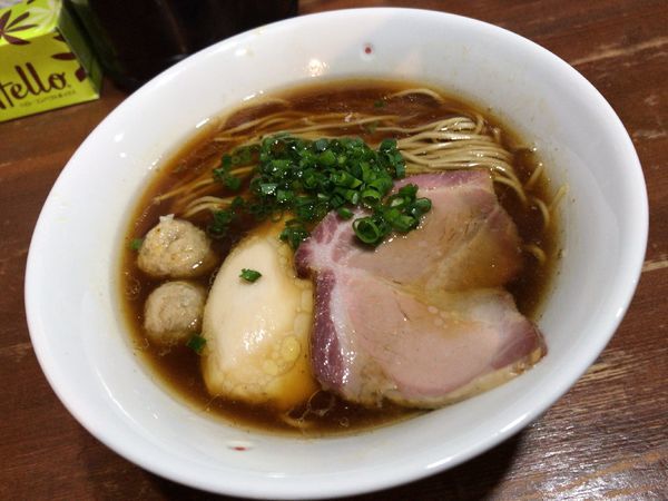 「芳醇醤油鶏そば」@麺や 而今 大東本店の写真