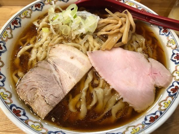 「醤油 特盛750円 焼豚250円 肉味噌付きご飯100円 ビール」@くじら食堂 nonowa東小金井店の写真