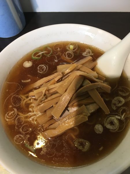 「ラーメン（小）メンマのせ」@ラーメン専門の店 大勝の写真