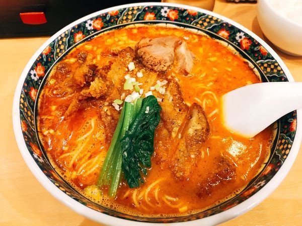 「パイコー担々麺(麺カタ・中辛)＋サービスライス1080円」@寿限無 担々麺の写真