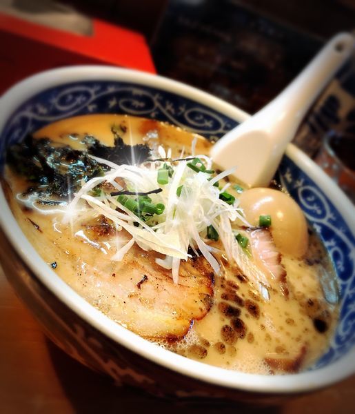 「とんこつラーメン」@愚直の写真