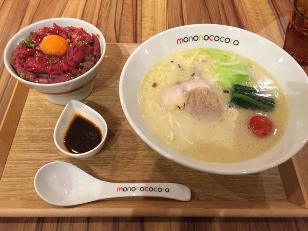 「濃厚鶏白湯らーめん＋馬トロめし」@もののこころ 東松戸店の写真