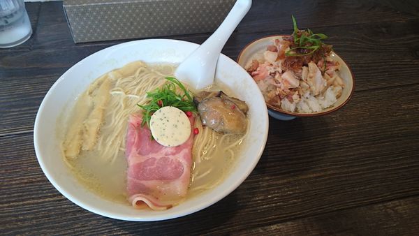 「限定・牡蠣そば(900円)肉めし(250円)」@中華そば 向日葵の写真