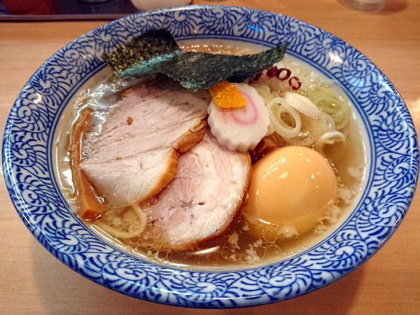 「粟国の塩そば＋煮玉子」@中華そば 多賀野の写真