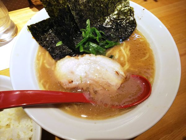 「ラーメン＋半ライス　720＋100円」@らーめん 大桜 向ヶ丘遊園店の写真