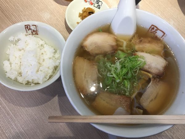 「喜多方ラーメン ¥650」@喜多方ラーメン坂内 新宿西口思い出横丁店の写真
