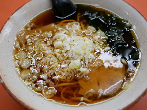 「らーめん 麺硬め＋茹で玉子6個」@珍來 北千住店の写真