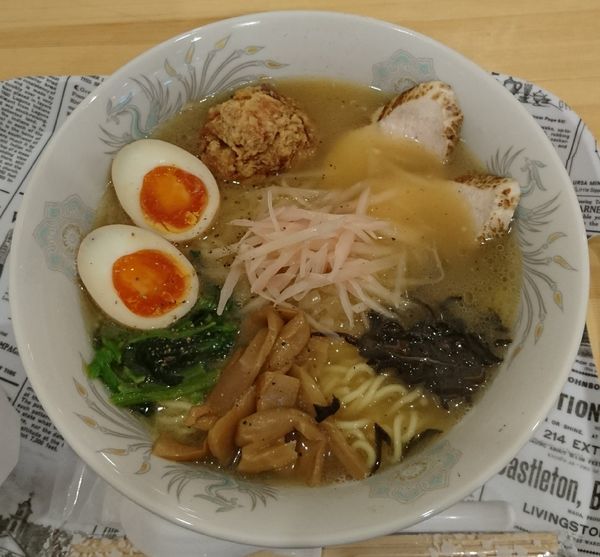 「からあげラーメン醤油+味玉」@からあげ 鶏桜 春日部本店の写真