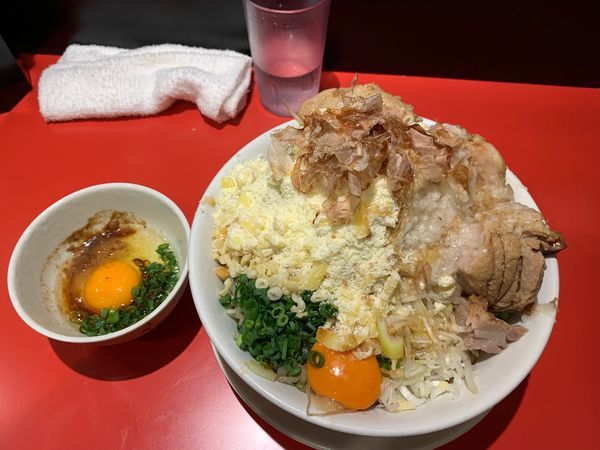 「まぜそば 追加豚＋チーズ」@用心棒の写真