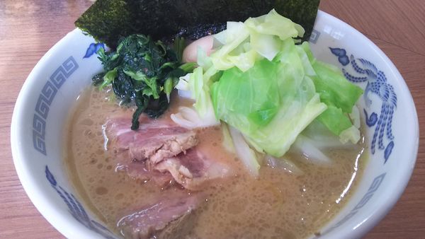 「味玉ラーメン￥７５０+キャベツ￥１００」@家系ラーメン みさき家の写真