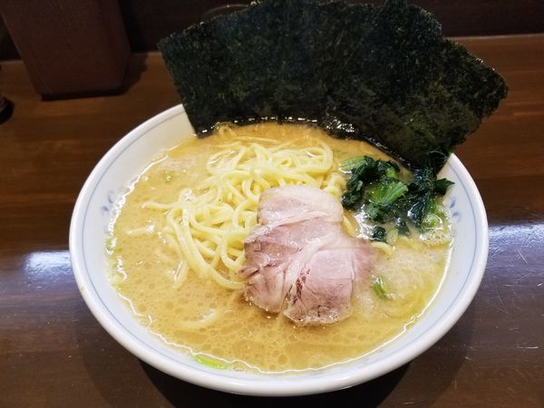 「ラーメン中盛り」@横浜家系ラーメン 中島家の写真