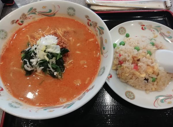 「担々麺+半チャーハン(ランチメニュー、780円)」@満堂紅 鹿島田店の写真