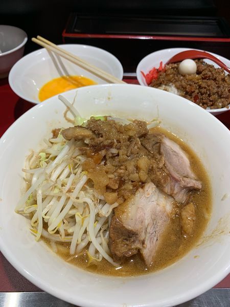 「ミニラーメン ハーフマシライス 卵」@立川マシマシ 国分寺店の写真