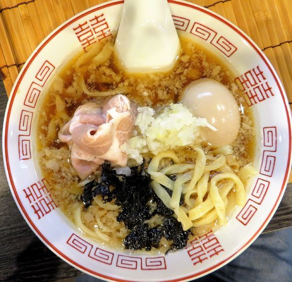 「燕三条系背脂にぼしそば＋味玉（900円）」@平井亭の写真