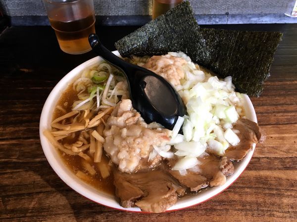 「チャシュー麺（小）＋玉ねぎ＋身入り」@手打ち中華そば 酒田 平間店の写真