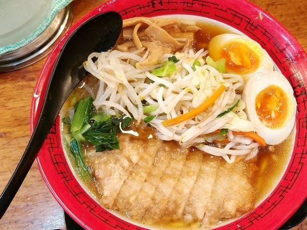 「排骨野菜拉麺＋味玉」@万世橋酒場 秋葉原本店の写真