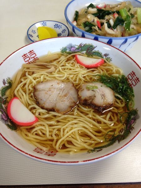 「中華そば470円 志乃田丼620円」@朝日屋の写真