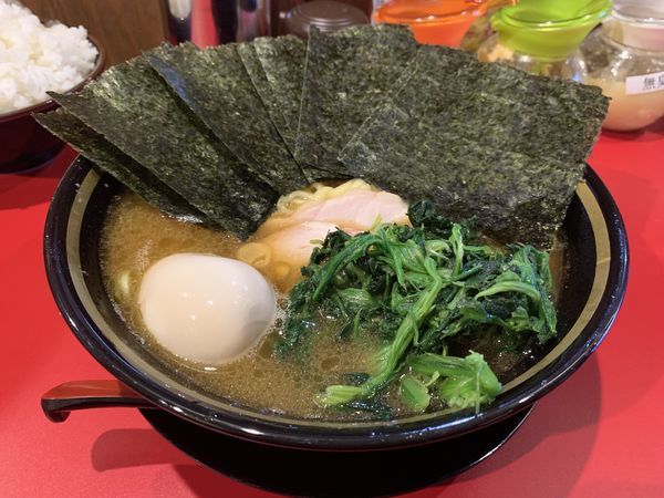 「特製ラーメン」@家系ラーメン 稲葉家の写真