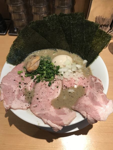 「濃厚牡蠣煮干具たくさん特製」@麺屋 まほろ芭の写真