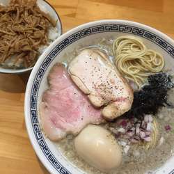背脂煮干そば（900円）＋今日のご飯