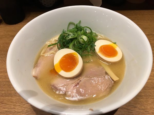 「鶏白湯らーめん750並」@キラメキノ太陽~ふくちやま~の写真