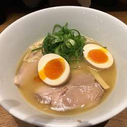 鶏白湯らーめん750並