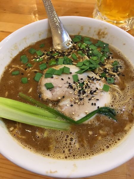 「金の坦々麺」@東京担担麺本舗 瀬佐味亭 虎の門店の写真