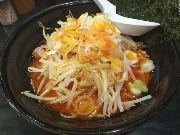 「【限定】豚骨辛味噌　並」@らあめん 万咲の写真