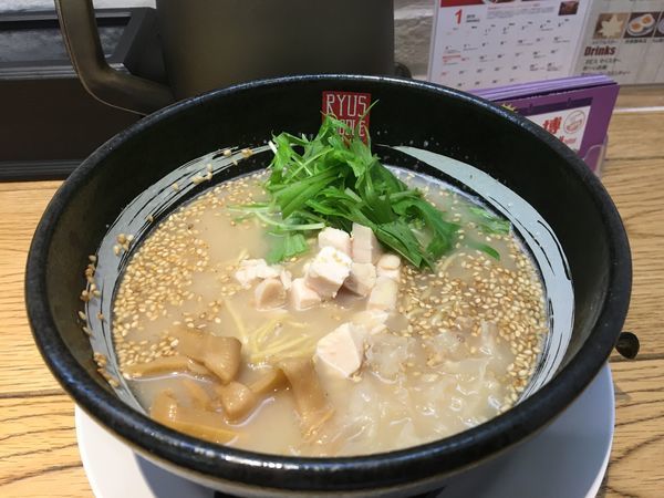 「RYUS 鶏白湯ミニ」@RYUS NOODLE BARの写真