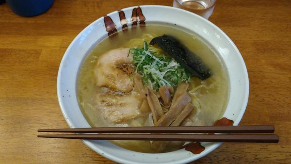 「知床塩らーめん」@麺家しらかばの写真