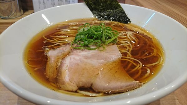 「醤油ら～めん」@らーめん にじいろの写真