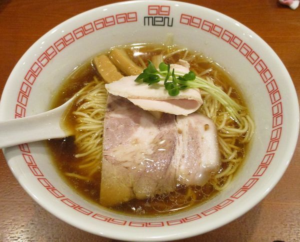 「醤油らぁ麺　780円」@noodle kitchen 六九麺の写真